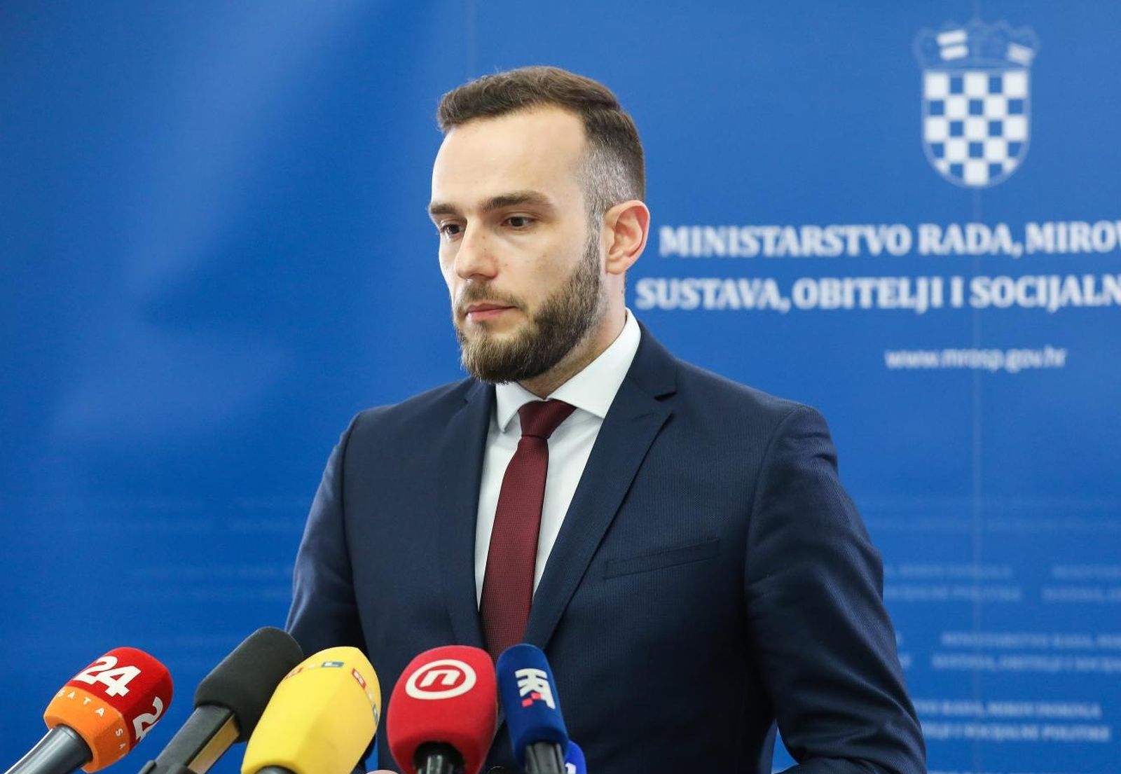 03.04.2021., Zagreb - Ministar rada, mirovinskog sustava, obitelji i socijalne politike Josip Aladrovic i ravnateljica Uprave za obitelj i socijalnu politiku Marija Barilic dali su izjavu vezano uz rezultate upravnog nadzora Centra za socijalnu skrb u Novoj Gradiski. Photo: Emica Elvedji/PIXSELL