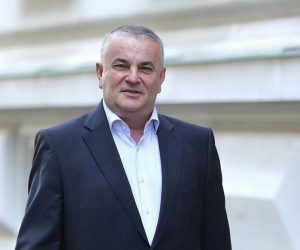 Drago Tadić dolazi na sudjenje na Županijski sud 03.09.2018., Zagreb - Zupanijski sud. Na sudjenju Bozidaru Kalmeti i ostalima u aferi HGK - remorker svjedocio je Drago Tadic. Drago Tadic dolazi na sudjenje.
Photo: Sanjin Strukic/PIXSELL