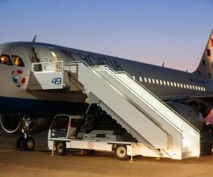 04.04.2020., Medjunarodna zracna luka Zagreb - Franjo Tudjman, Zagreb - Drugi izvanredni let Croatia Airlinesa iz Amsterdama stigao je veceras u Zagreb s putnicima koji su u koordinaciji s hrvatskom vladom vraceni u Hrvatsku iz zemalja Europe. 
Photo: Daniel KASAP/HINA/POOL/PIXSELL