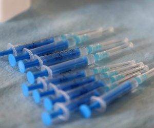 07.04.2021., Zagreb - Na Svjetski dan zdravlja na Zagrebackom velesajmu u paviljonu 6 pocelo je masovno cijepljenje opce populacije protiv covida-19 cjepivom AstraZeneca. Danas je naruceno 1500 ljudi. Photo: Zeljko Lukunic/PIXSELL