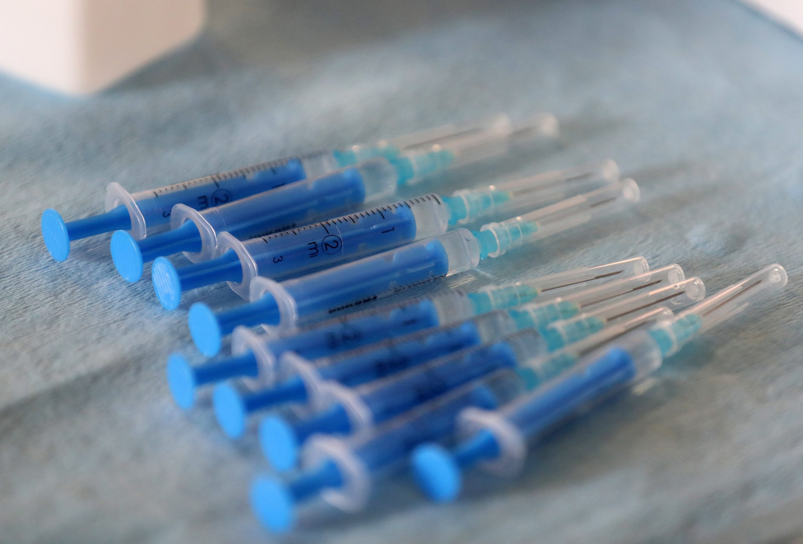 07.04.2021., Zagreb - Na Svjetski dan zdravlja na Zagrebackom velesajmu u paviljonu 6 pocelo je masovno cijepljenje opce populacije protiv covida-19 cjepivom AstraZeneca. Danas je naruceno 1500 ljudi. Photo: Zeljko Lukunic/PIXSELL