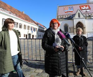 07.04.2021., Zagreb - Povodom Svjetskog dana zdravlja, stranka Nova ljevica odrzala je konferenciju za medije na temu: "Mentalno zdravlje u pandemiji i zabrinjavajuce reperkusije ove zdravstvene krize na porast obiteljskog nasilja". Clanica Odbora za zdravstvo Nove ljevice Natasa Skaricic, potpredsjednica stranke Rada Boric, predsjednica stranke Ivana Kekin Photo: Robert Anic/PIXSELL