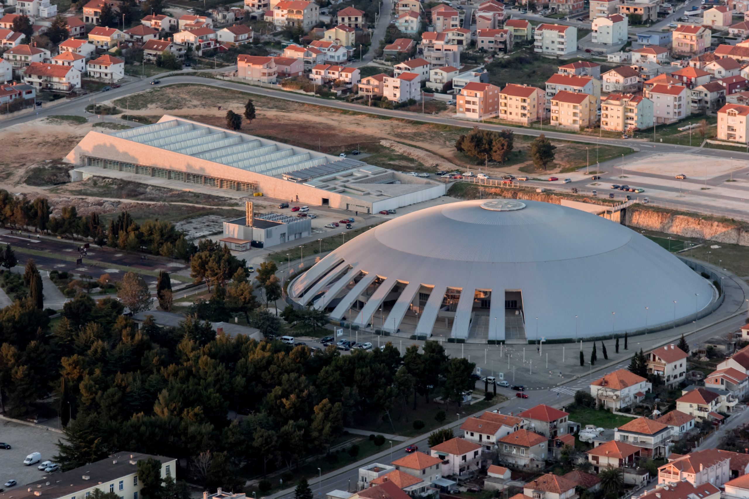 07.04.2015., Zadar - Zadar iz zraka u zalazak sunca. Dvorana Krese Cosica i bazen na Visnjiku. 
Photo: Dino Stanin/PIXSELL