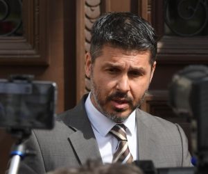 09.04.2018., Zagreb - Nakon sudjenja Davidu Komsicu za ubojstvo Kristine Krupljan ispred suda odvjetnici i obitelj su davali izjave za medije. Kresimir Skarica, odvjetnik obitelji Krupljan.
Photo: Marko Lukunic/PIXSELL