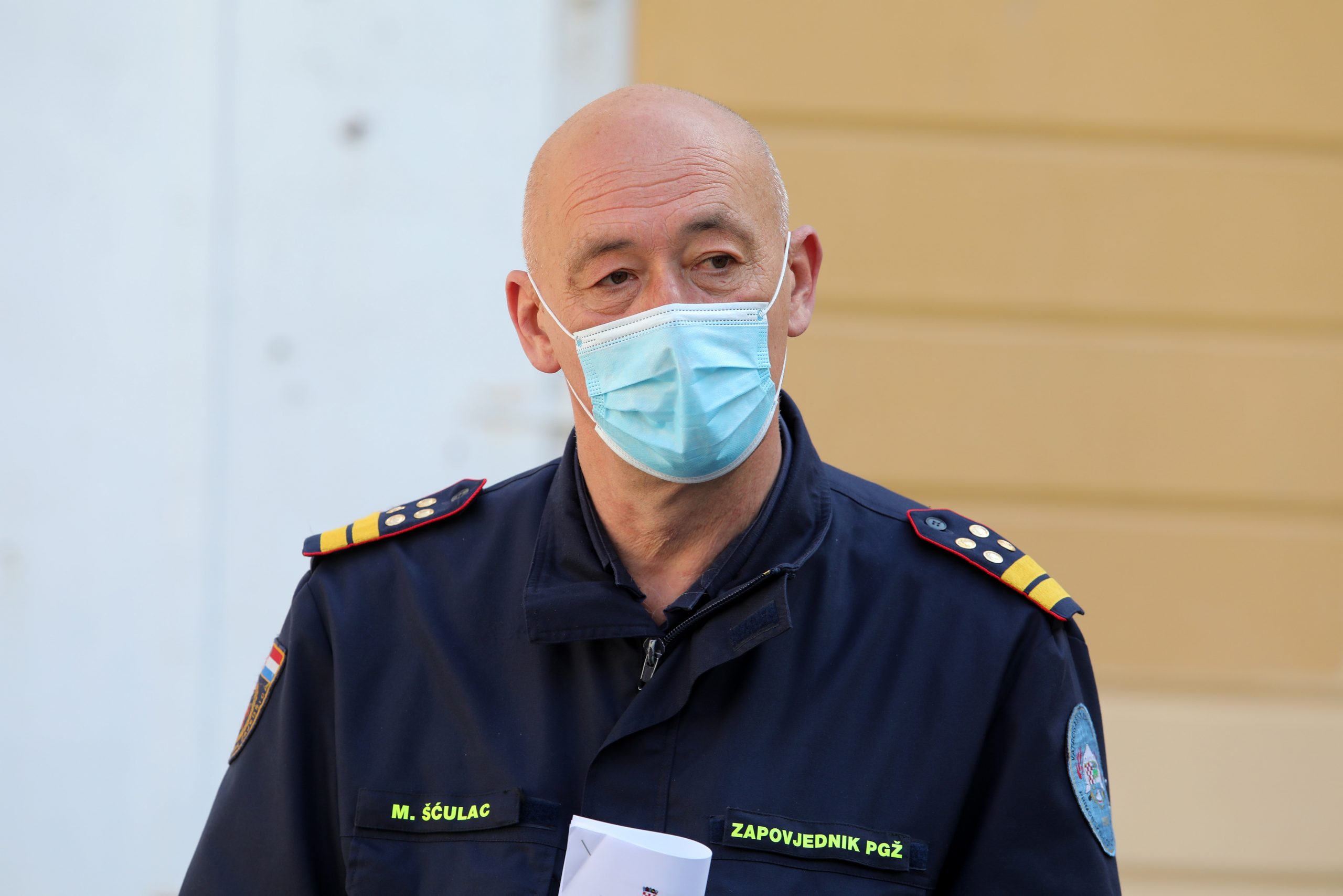 09.04.2021., Rijeka - Konferencija za medije clanova Stozera Civilne zastite Primorsko-goranske zupanije na Trgu rijecke rezolucije. Nacelnik Mladen Sculac Photo: Goran Kovacic/PIXSELL
