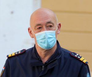 09.04.2021., Rijeka - Konferencija za medije clanova Stozera Civilne zastite Primorsko-goranske zupanije na Trgu rijecke rezolucije. Nacelnik Mladen Sculac Photo: Goran Kovacic/PIXSELL