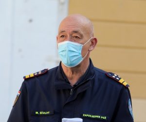 09.04.2021., Rijeka - Konferencija za medije clanova Stozera Civilne zastite Primorsko-goranske zupanije na Trgu rijecke rezolucije. Nacelnik Mladen Sculac Photo: Goran Kovacic/PIXSELL