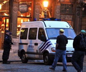 02.12.2009., Bruxelles, Belgija - Navijaci Dinama Bad Blue Boysi dosli su na utakmicu 5 kola, skupine A, Europske lige izmedju domacina Anderlechta i gostiju iz Zagreba Dinama. Policija je patrolirala u sredistu grada i nije imala potrebe reagirati, a navijace su dopratili do stadiona. Policijske patrole do stadiona bile su i na konjima.  
Photo: Goran Stanzl/PIXSELL