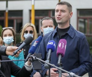 10.04.2021., Zagreb - Kandidat HDZ-a za gradonacelnika i zastupnik u Gradskoj skupstini Grada Zagreba Davor Filipovic obisao je Osnovnu skolu Bukovac.
Photo: Borna Filic/PIXSELL