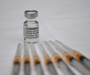 10.04.2021., Koprivnica - Zabiljezen cak 100.postotni odaziv gradjana na cjepljenje Pfizer cjepivom. Stozer Koprivnicko-krizevacke zupanije organizirao je novi, 13 po redu masovni punkt za cijepljenje protiv COVID 19.. 
Photo: Damir Spehar/PIXSELL