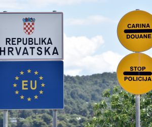 10.05.2017., Hvar - Oznaka drzavne granice - Republika Hrvatska i Europska unija
Photo: Hrvoje Jelavic/PIXSELL