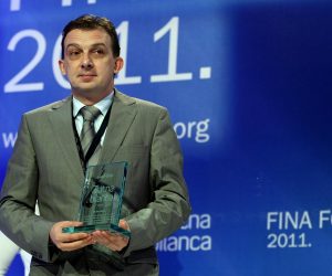 08.06.2011., Hotel Westin, Izidora Krsnjavoga 1, Zagreb - U organizaciji Financijske agencije - Fina, odrzan je Fina forum te su dodjeljene nagrade Zlatna bilanca. Ovogodisnji Fina forum zamisljen je kao susret vodecih strucnjaka iz podrucja financija i gospodarstva, koji ce sudjelovati u raspravi na temu Kakve investicije trebaju Hrvatskoj. Zlatna bilanca je nagrada koja se dodjeljuje najboljim tvrtkama, i to prema financijskim pokazateljima. Clan Uprave Fine Ante Simunovic urucio je nagradu za Zlatnu Bilancu u djelatnosti opskrbe vodom, uklanjanje otpadnih voda, gospodarenje otpadom te djelatnosti sanacije okolisa Anti Pripuzu iz tvrtke CE-ZA-R doo iz Zagreba.
Photo: Sanjin Strukic/PIXSELL