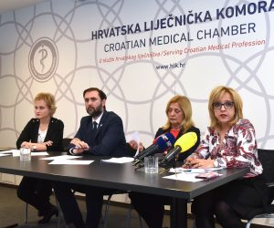 14.01.2020., Zagreb - U Hrvatskoj lijecnickoj komori zajednicku konferenciju za medije održali su Koordinacija hrvatske obiteljske medicine (KoHOM) i Hrvatska lijecnicka komora (HLK) na temu "(Ne)provodjenje Zakona o zdravstvenoj zastiti u primarnoj zdravstvenoj zastiti".  Na konferenciji su govorili Vesna Balint, Kresimir Luetic, Vikica Krolo i Natasa Ban Toskic.
Photo: Davorin Visnjic/PIXSELL