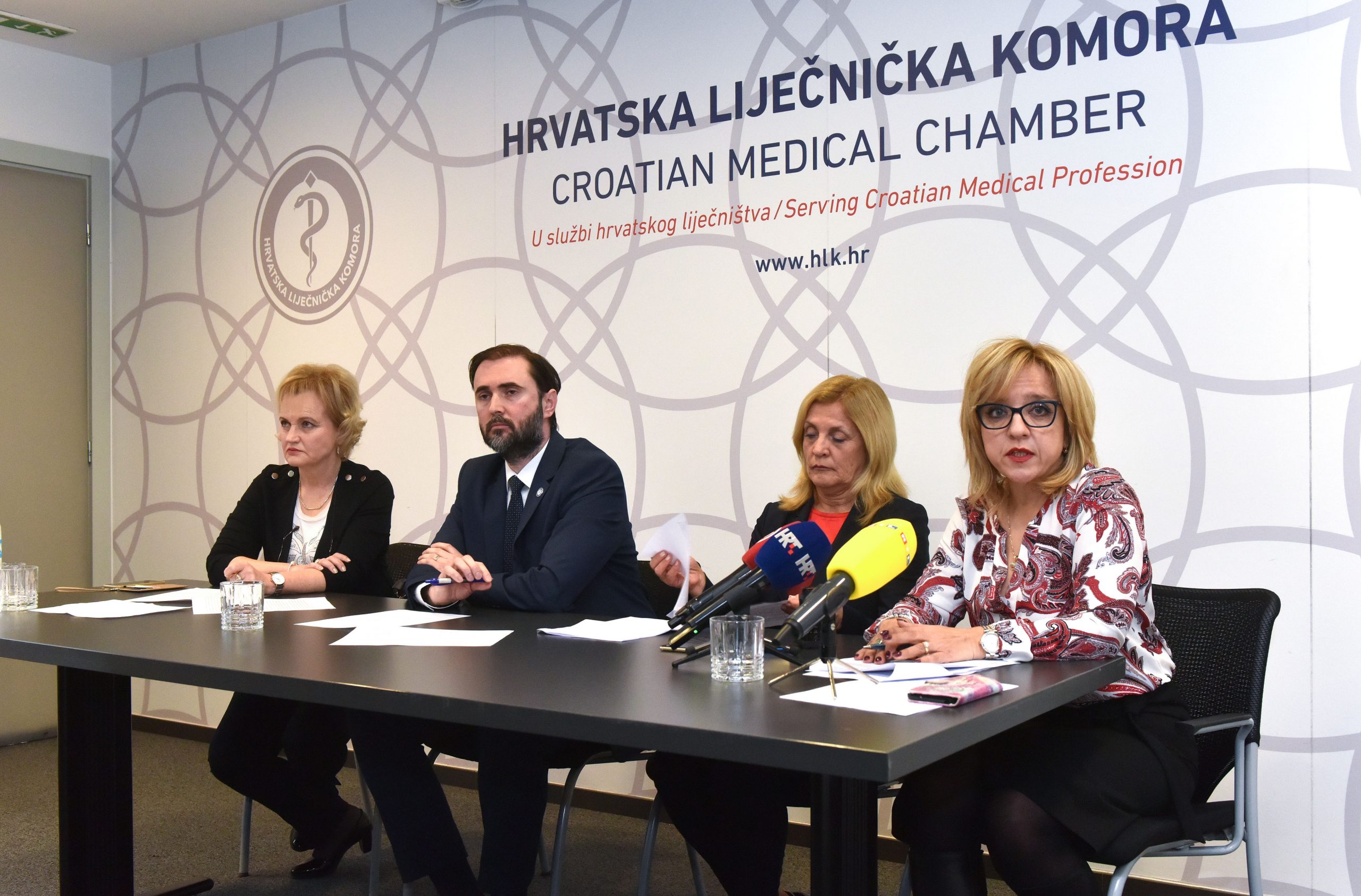 14.01.2020., Zagreb - U Hrvatskoj lijecnickoj komori zajednicku konferenciju za medije održali su Koordinacija hrvatske obiteljske medicine (KoHOM) i Hrvatska lijecnicka komora (HLK) na temu "(Ne)provodjenje Zakona o zdravstvenoj zastiti u primarnoj zdravstvenoj zastiti".  Na konferenciji su govorili Vesna Balint, Kresimir Luetic, Vikica Krolo i Natasa Ban Toskic.
Photo: Davorin Visnjic/PIXSELL