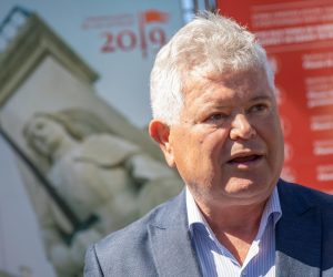 14.04.2021., Luka Gruz, Dubrovnik - Konferencija za medije kandidata za gradonacelnika Andra Vlahusica i njegove zamjenice Natase Gabricevic na temu putnickog terminala u luci Gruz.
Photo: Grgo Jelavic/PIXSELL