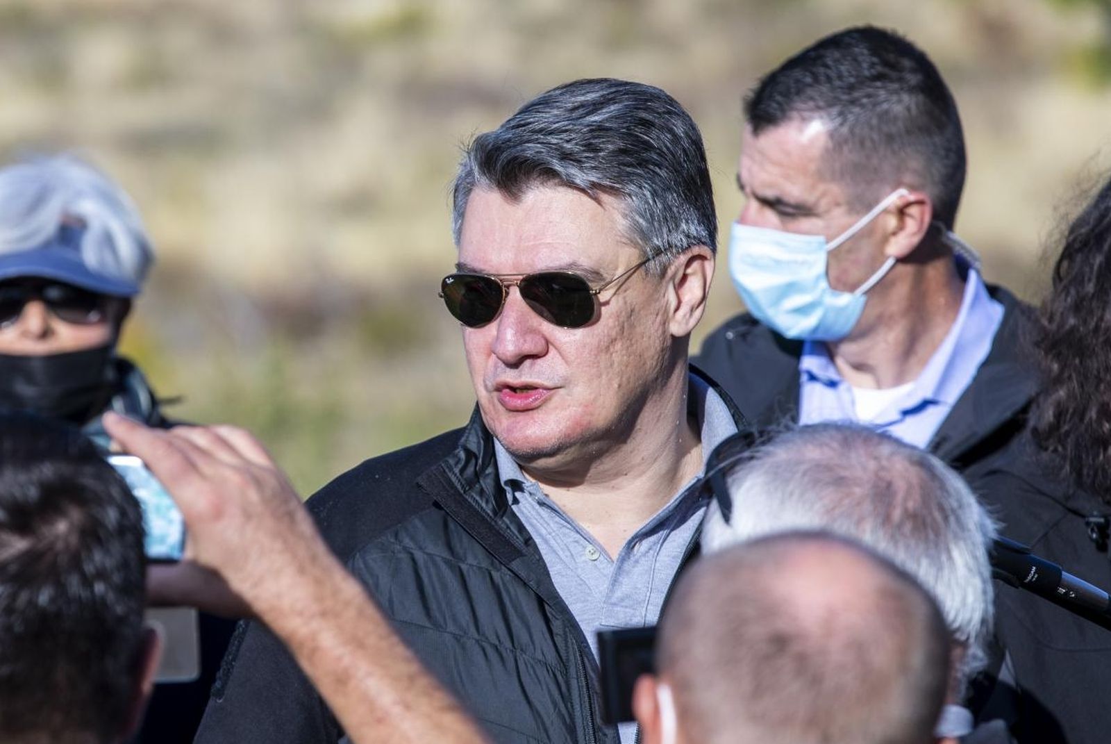 14.11.2020., Gornje Sitno - Predsjednik Republike sudjelovao u volonterskoj kampanji posumljavanja pozarista "Boranka".
predsjednik RH Zoran Milanovic
Photo: Miroslav Lelas/PIXSELL