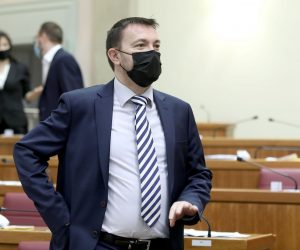 15.12.2020., Zagreb -Sabor je 4. sjednicu nastavio glasovanjem o raspravljenim tockama dnevnog reda.
Photo: Patrik Macek/PIXSELL