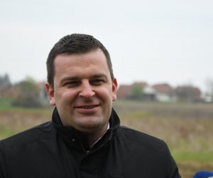 17.04.2021., Bjelovar - Aktualni gradonacelnik Bjelovara Dario Hrebak kao kandidat HSLS-a istaknuo je novu kandidaturu za gradonacelnika Bjelovara. Kao mjesto s kojega ce zajedno s Igorom Brajdicem kandidatom za dogradonacelnika krenuti po novi cetverogodisnji mandat je lokacija u Velikom Korenovu na kojemu ce se graditi Terme Bjelovar. 
Photo: Damir Spehar/PIXSELL
