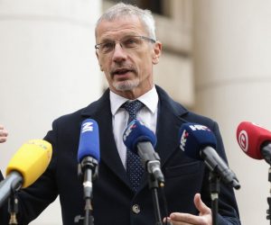 17.12.2020., Zagreb, Hrvatska narodna banka  organizira godisnji brifing koji  se odrzao putem internetskog sustava Cisco Webex Events. Nakon zavrsetka brifinga, guverner HNB-a Boris Vujcic dao kratku izjavu za medije ispred glavne zgrade HNB-a.
Photo: Robert Anic/PIXSELL