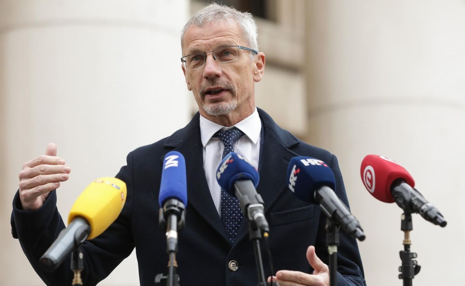 17.12.2020., Zagreb, Hrvatska narodna banka  organizira godisnji brifing koji  se odrzao putem internetskog sustava Cisco Webex Events. Nakon zavrsetka brifinga, guverner HNB-a Boris Vujcic dao kratku izjavu za medije ispred glavne zgrade HNB-a.
Photo: Robert Anic/PIXSELL