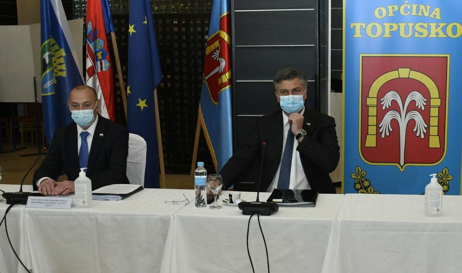 19.04.2021.,Topusko - Predsjednik Vlade Andrej Plenkovic sudjelovao je  na sastanku Stozera civilne zastite Republike Hrvatske u dijelu koji se odnosi na otklanjanje posljedica katastrofe uzrokovane potresom na podrucju Sisacko-moslavacke, Zagrebacke i Karlovacke zupanije
Photo: Nikola Cutuk/PIXSELL
