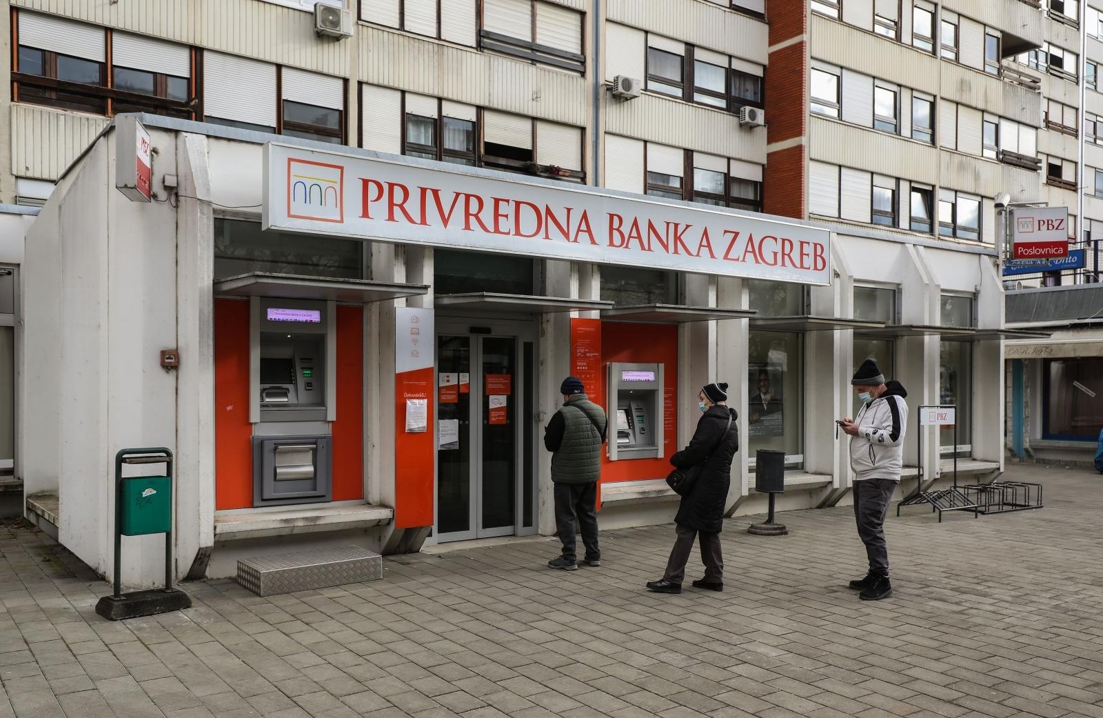 20.01.2021., Zagreb - Opljackana poslovnica Privredne banke Zagreb na Trgu Ivana Kukuljevica u naselju Spansko. Photo: Jurica Galoic/PIXSELL