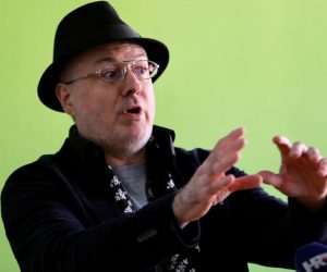 20.04.2021.,Split- Glazbenik Sinisa Vuco kandidat HSS-a na lokalnim izborima odrzao konferenciju za medije i nakon toga se obratio gradjanima uz glazbeni program  sa stranackog balkona u Marmontovoj.
Photo:Ivo Cagalj/PIXSELL