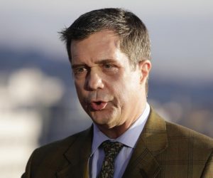20.12.2020., Mostar - Veleposlanik SAD-a Eric Nelson i sef Izaslanstva EU u BiH i specijalni predstavnik EU u BiH Johann Sattler posjetili pozivni centar Koalicije za slobodne i postene izbore “Pod lupom”. 
Photo: Denis Kapetanovic/PIXSELL