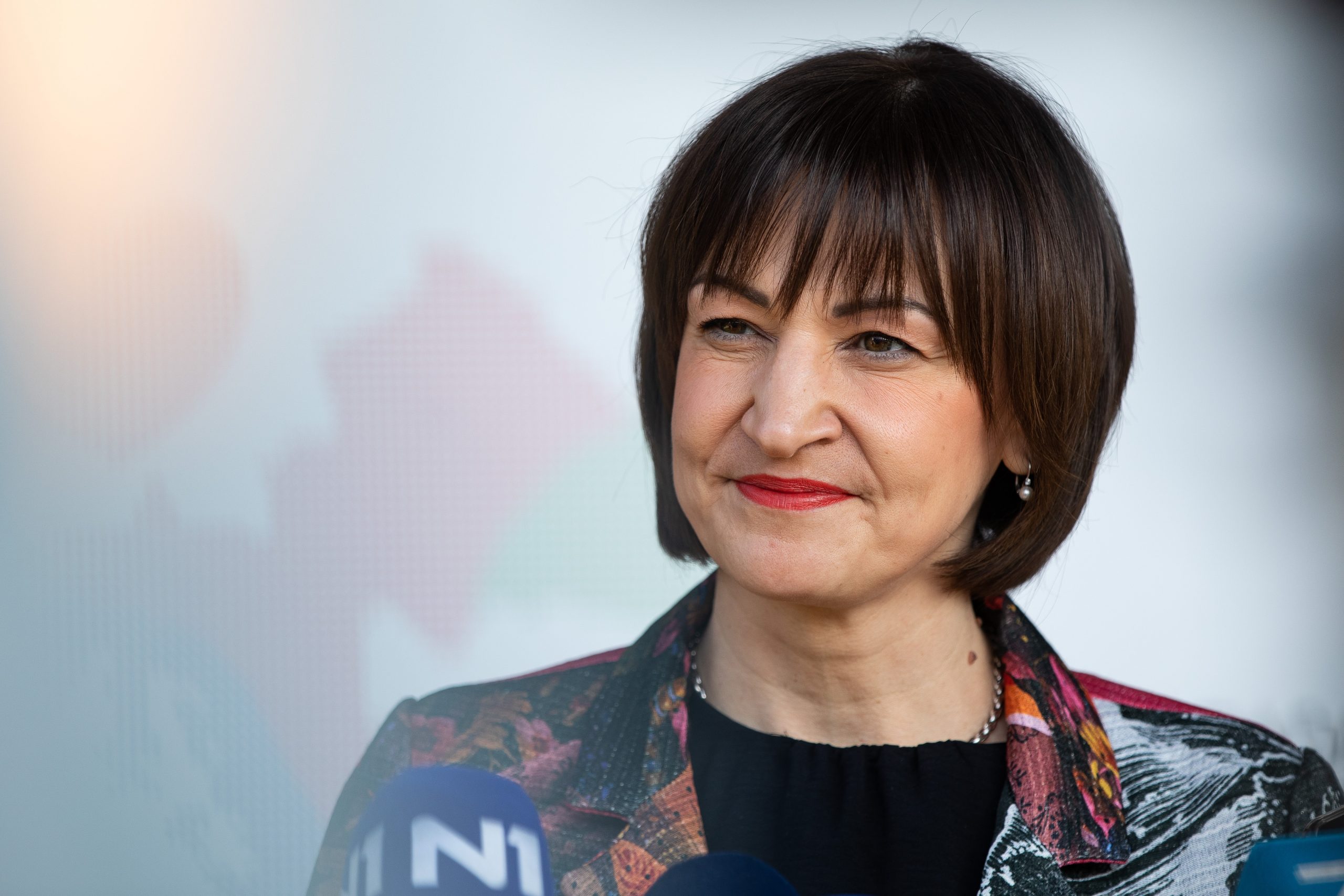 22.04.2021., Zagreb - Kandidatkinja Stranke rada i solidarnosti za gradonacelnicu Grada Zagreba dr. sc. Jelena Pavicic Vukicevic predala je svoju kandidaturu za gradonacelnicu Grada Zagreba te zamjenike gradonacelnice u sjedistu Izbornog povjerenstva na Zagrebackom velesajmu. Jelena Pavicic Vukicevic.
Photo: Davor Puklavec/PIXSELL