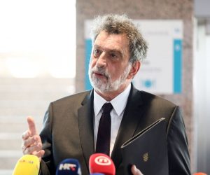 22.04.2021., Zagreb - NSK, prije pocetka sjednice Vlade RH izjavu za medije dao ministar Radovan Fuchs. 

Photo: Marin Tironi/PIXSELL