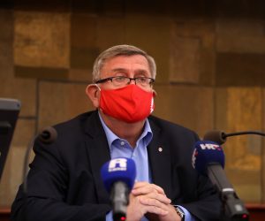 23.03.2021., Rijeka - Gradonacelnik Vojko Obersnel i predsjednik gradskog vijeca Andrej Poropat na konferenciji za medije u Gradskoj vijecnici.
Photo: Goran Kovacic/PIXSELL