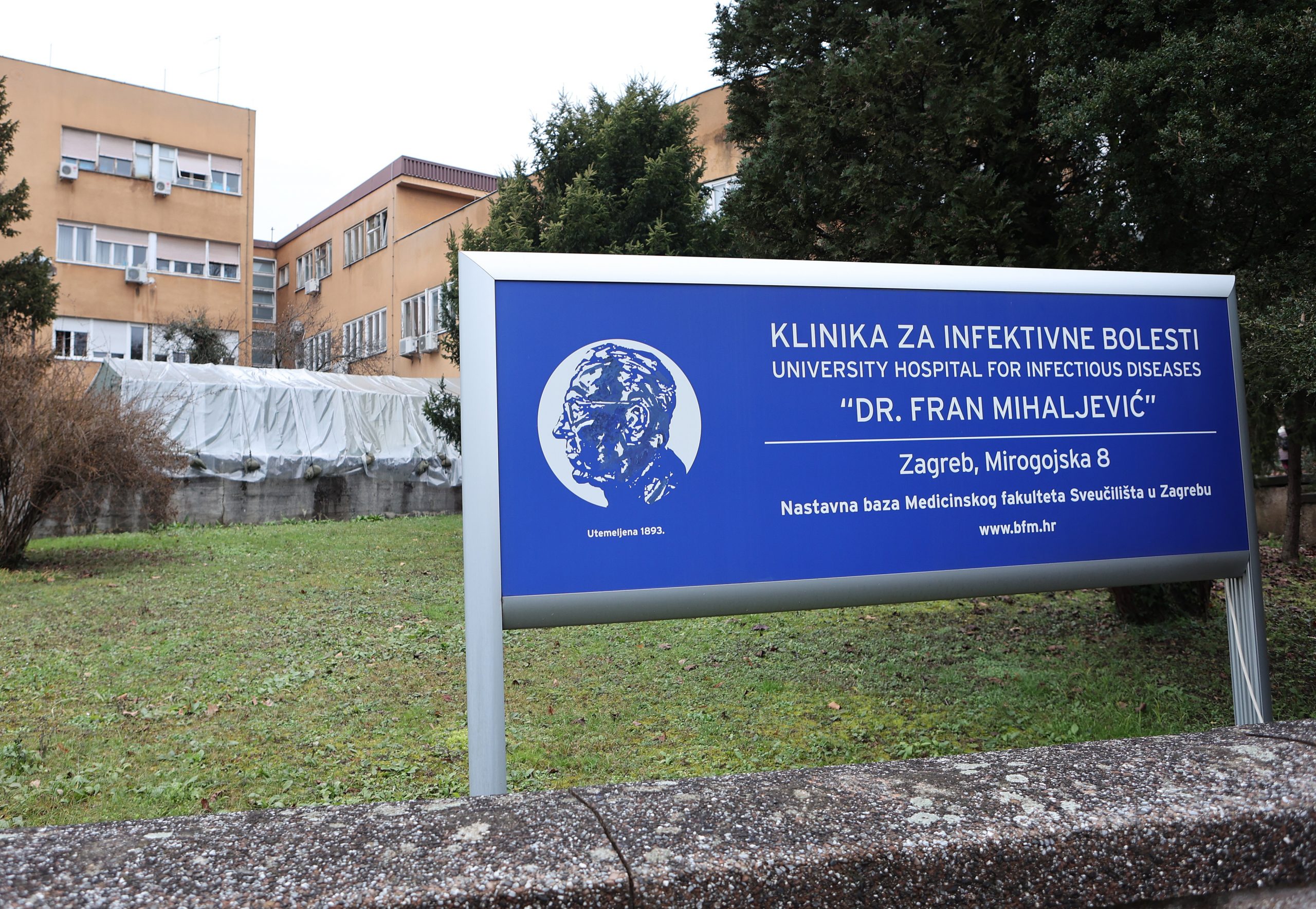24.01.2021., Zagreb - Klinika za infektivne bolesti dr. Fran Mihaljevic u kojoj je preminuo djecak od 11 godina. Photo: Marko Prpic/PIXSELL