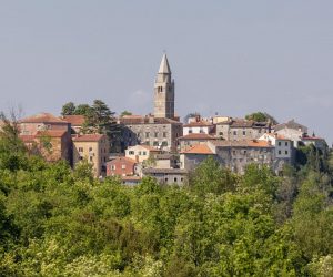 25.04.2020., Labin - Panorama starog grada Labina. Photo: Srecko Niketic/PIXSELL