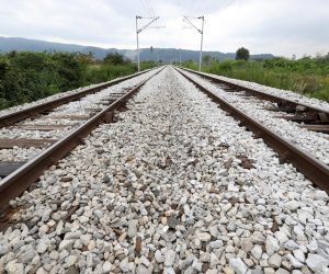 Zaprešić: Željeznička pruga gdje su u naletu vlaka na automobil poginule dvije osobe 25.08.2018., Zapresic
Zeljeznicka postaja Savska u Zapresicu, u cijoj neposrednoj blizini je dvoje ljudi poginulo u naletu vlaka.
Photo: Robert Anic/PIXSELL