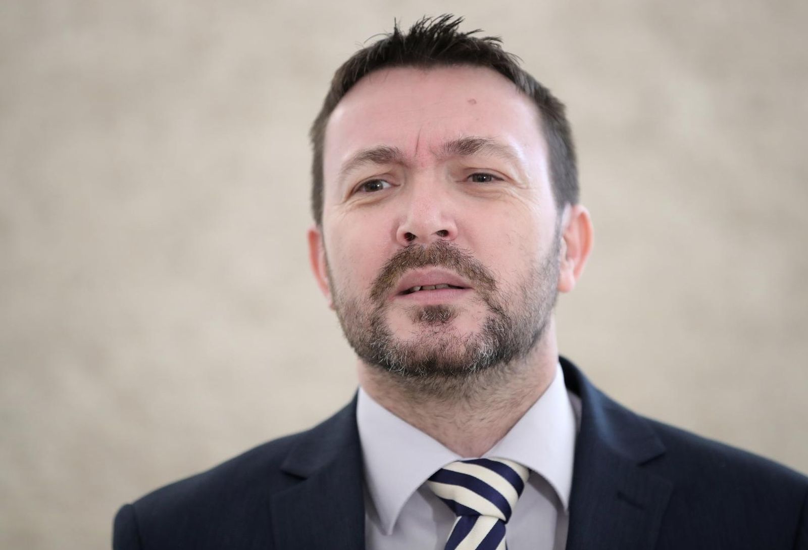 26.02.2021., Zagreb - Hrvatski sabor. SDP-ov zastupnik Arsen Bauk obratio se medijima na temu objekta "Zdilar" u Imotskom gdje je na vratima osvanuo natpis "Zabranjen ulaz za SDP, Arsena Bauka i Nenada Stazica". Photo: Sanjin Strukic/PIXSELL