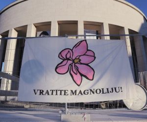 Zagreb: Održano 25. prosvjedno okupljanje "Vratite magnoliju" 26.09.2018., Zagreb - Na Trgu zrtava fasizma ispred doma HDLU odrzalo se 25. prosvjedno okupljanje "Vratite magnoliju". 
Photo: Tomislav Miletic/PIXSELL