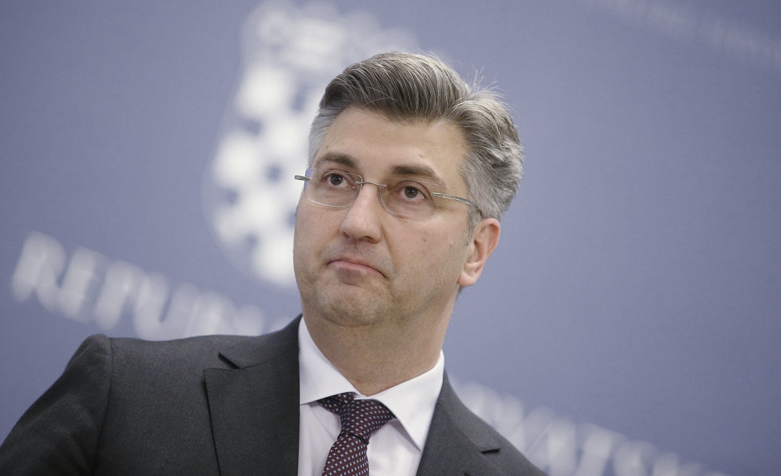 27.04.2017., Zagreb - Premijer Andrej Plenkovic obratio se javnosti nakon sjednice Vlade RH na kojoj je donio odluku o otkazivanju povjerenja trojici ministara iz redova MOST-a. Vlaho Orepic, Slaven Dobrovic i Ante Sprlje nisu podrzali odluku Vlade da se na zahtjev upucen Saboru za izglasavanjem povjerenja ministru financija Zdravku Maricu dade negativan odgovor. Photo: Zeljko Lukunic/PIXSELL