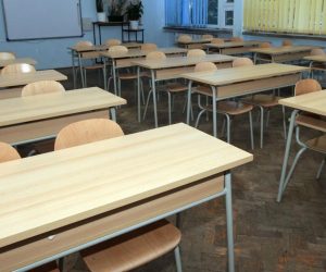 29.01.2014., Sibenik - Zbog snijega i leda jutarnja smjena osnovnih i srednjih skola u Sibensko-kninskoj zupaniji nema nastave. 
Photo: Dusko Jaramaz/PIXSELL
