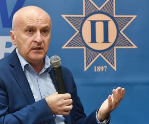 29.10.2019., Zagreb - U dvorani Srpskog privrednog drustva Privrednik odrzana je tribina naziva "Vukovar - zarobljenik proslosti". Gost tribine bio je euro zastupnik Predrag Fred Matic koji je razgovarao s novinarom Sasom Kosanovicem.
Photo: Davorin Visnjic/PIXSELL