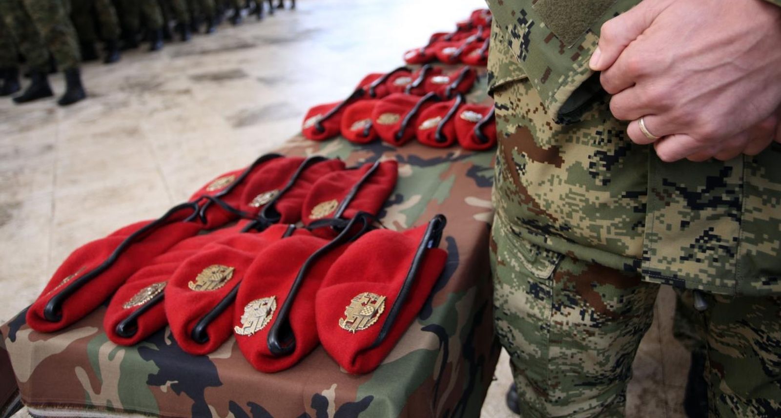 29.11.2019., Split - Svecanost povodom dodjele crvenih beretki 61 pripadniku 3. mehanizirane bojne "Pauci" Gardijske mehanizirane brigade. Photo: Miranda Cikotic/PIXSELL