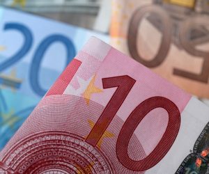 FILE PHOTO: A picture illustration of euro banknotes FILE PHOTO: A picture illustration of euro banknotes, April 25, 2014.    REUTERS/Dado Ruvic/File Photo Dado Ruvic