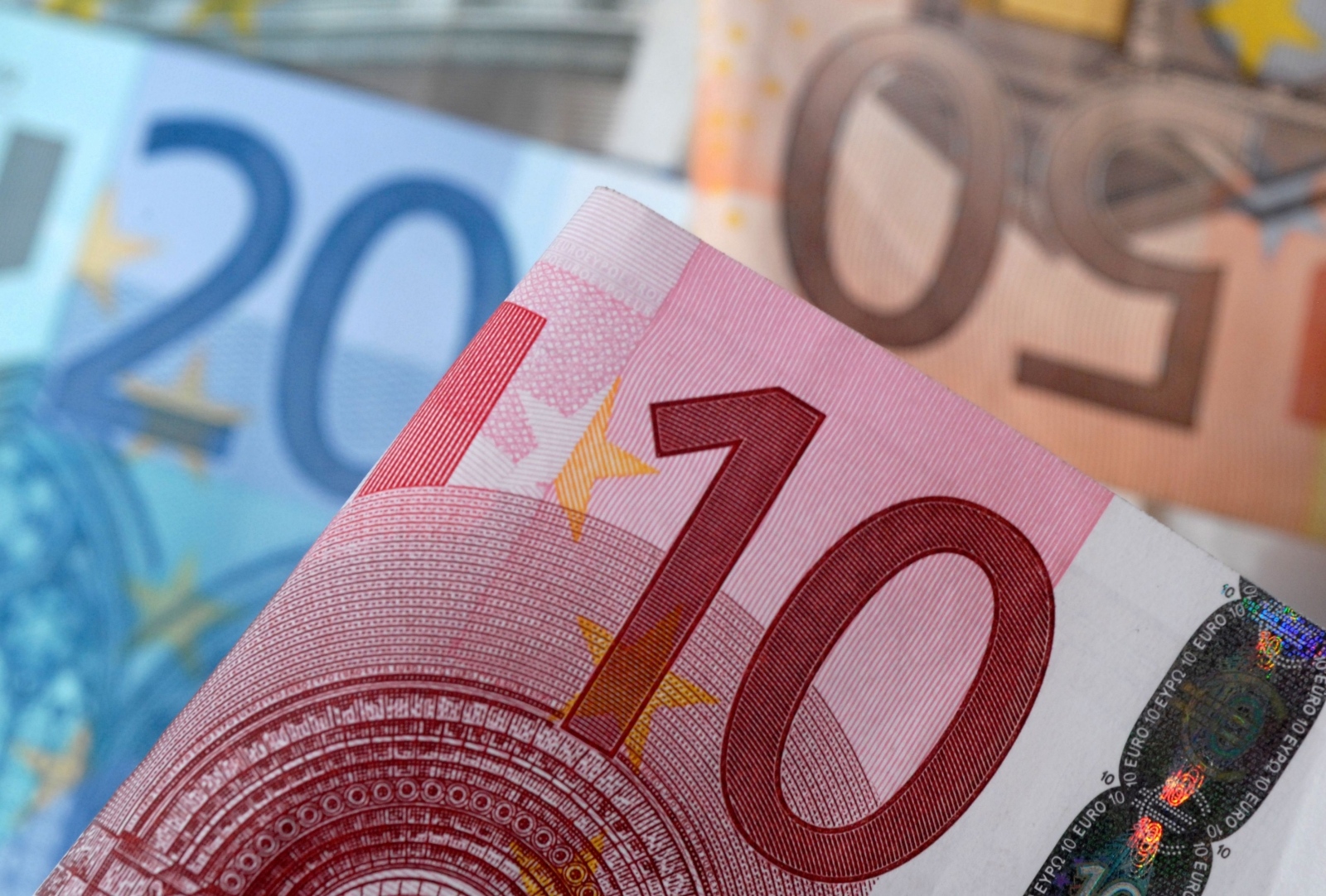 FILE PHOTO: A picture illustration of euro banknotes FILE PHOTO: A picture illustration of euro banknotes, April 25, 2014.    REUTERS/Dado Ruvic/File Photo Dado Ruvic