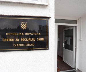 08.04.2021., Ivanic Grad - U centru za socijalnu skrb Ivanic Grad u kojem je nepoznata muska osoba nasrnula na zastitarku te unistio imovinu centra iz nepoznatih razloga. 
Photo: Luka Stanzl/PIXSELL