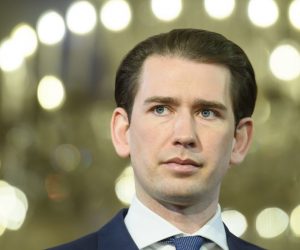 epa09145648 Austrian Chancellor Sebastian Kurz delivers a press conference during a government meeting at the Hofburg Palace in Vienna, Austria, 19 April 2021.  EPA/CHRISTIAN BRUNA