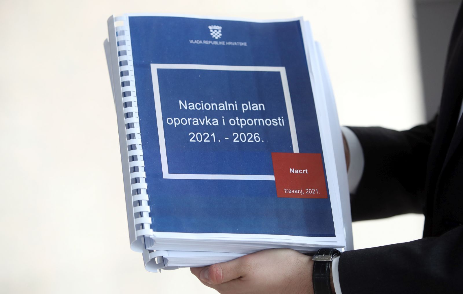 Zagreb, 29.04.2021 - Predsjednik Vlade Andrej Plenkovic nakon sjednice Vlade RH odrao je tiskovnu konferenciju na kojoj je predstavio "Nacionalni plan oporavka i otpornosti 2021. - 2026."
foto HINA/ Damir SENCAR/ ds