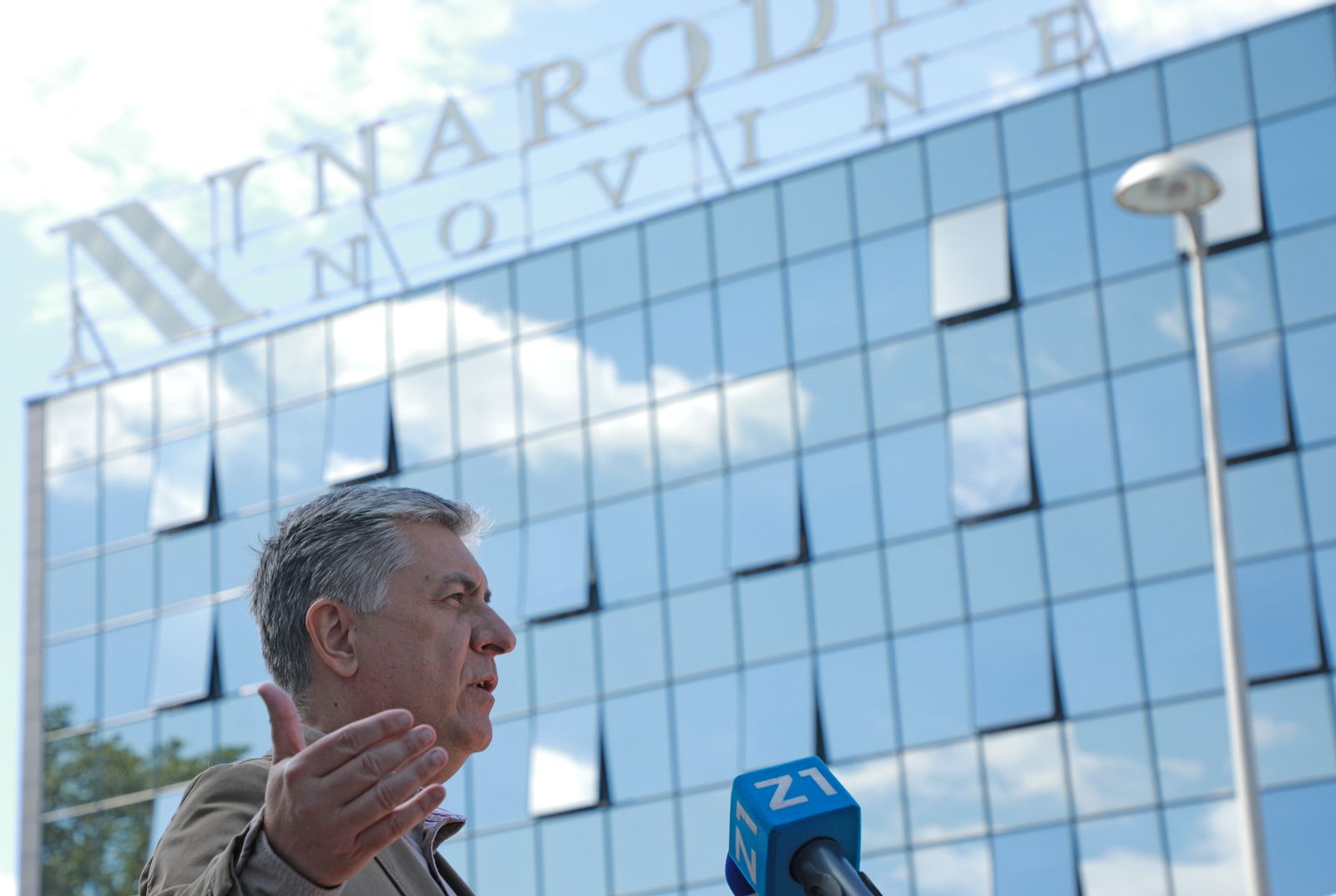 Zagreb, 5.05.2021 -  Član Državnog izbornog povjerenstva (DIP) Slaven Hojski (na slici) odgovarao je na novinarska pitanja i pokazao početak tiskanja glasačkih listića za lokalne izbore u tiskari Narodnih novina.foto HINA/ Tomislav PAVLEK/ tp