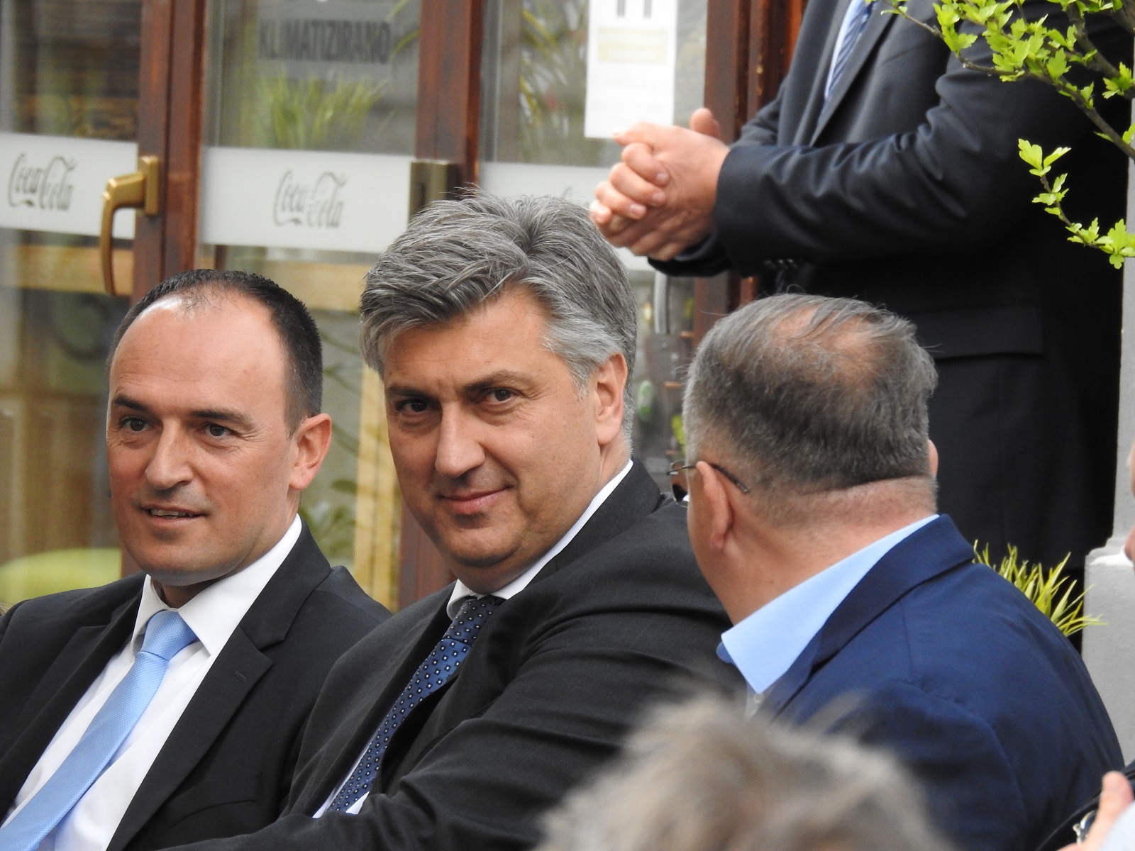 Èakovec, 05.05.2021 - Predsjednik HDZ-a Andrej Plenkoviæ u Èakovcu je dao potporu kandidatu za upana Goranu Gotalu, kandidatu za gradonaèelnika Èakovca Tomislavu Markoviæu kao i ostalim kandidatima za gradonaèelnike i naèelnike u Meðimurskoj upaniji.  Na slici Goran Gotal, Andrej Plenkoviæ i Tomislav Markoviæ. foto HINA/ Sinia KALAJDIJA/ ik
