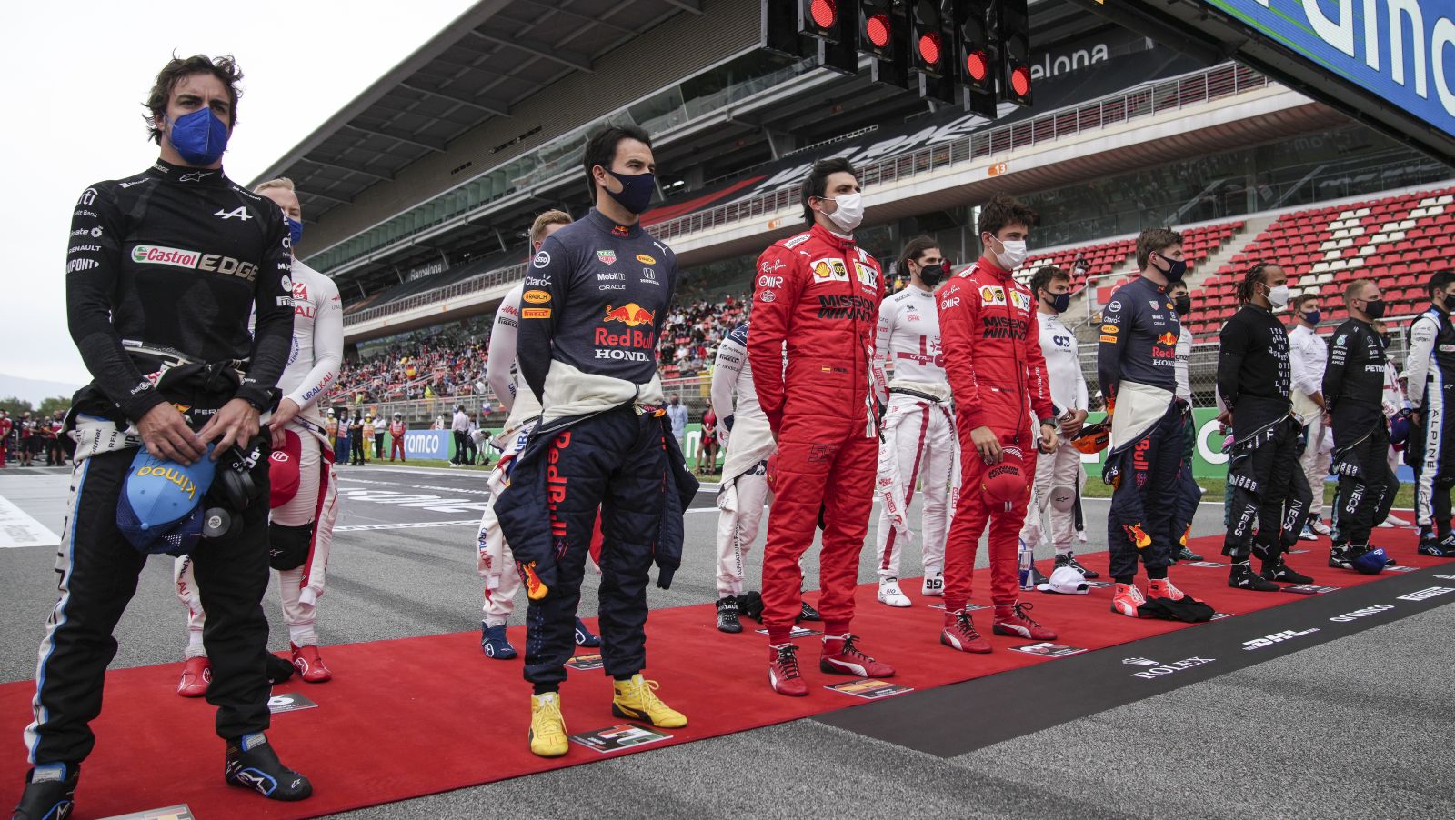 epa09187753 Drivers ahead of the Formula One Grand Prix of Spain at the Circuit de Barcelona-Catalunya in Montmelo, Spain, 09 May 2021.  EPA/Gabriel Bouys / POOL