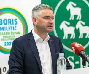 Pula, 11.05.2021 - DS-ov kandidat za upana Boris Miletiæ u utorak je u Puli u cijelosti predstavio  program "100% Istra" s kljuènim projektima za Istru istaknuvi da je fokus programa na napretku i inovacijama, od potpune digitalizacije javnih usluga do potpunog prometnog povezivanja i gospodarskog rasta. foto HINA/ Daniel SPONZA/ ik