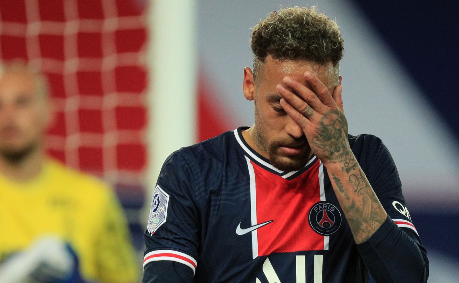 epa09205675 Paris Saint-Germain's Neymar Jr reacts  during the French Ligue 1 soccer match between Paris Saint-Germain (PSG) and Reims at the Parc des Princes stadium in Paris, France, 16 May 2021.  EPA/CHRISTOPHE PETIT TESSON